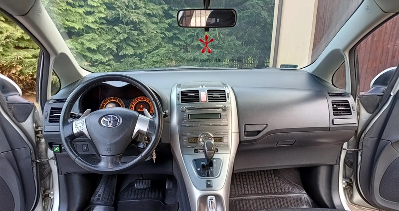 Toyota Auris cena 18000 przebieg: 301000, rok produkcji 2007 z Płock małe 232